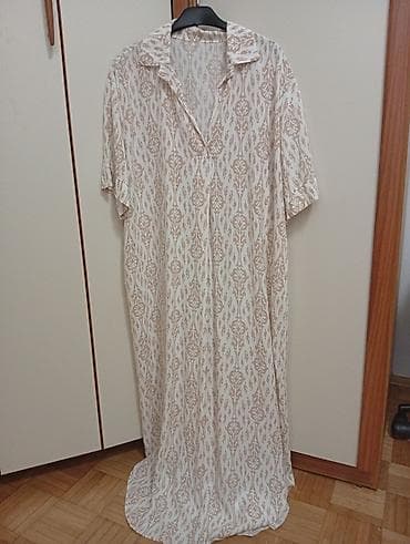 Duga haljina/kaftan sa kragnom i V-izrezom - Model: široka, lepršava