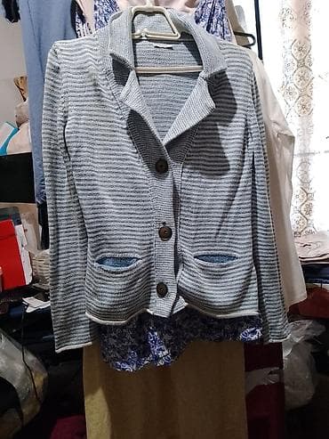 Ženski pleteni blejzer/kardigan sa prugastim dezenom u svetlosivim