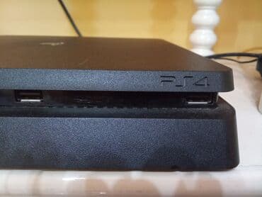 sony linija 400w: Soni 4ka! Dolaze dva dzojstika! Crni dzojstik je za 5cu!! — 2