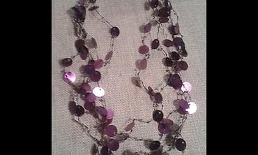 Sljastava,ljubicasta,atraktivna ogrlica od laganih perli,idealna za
