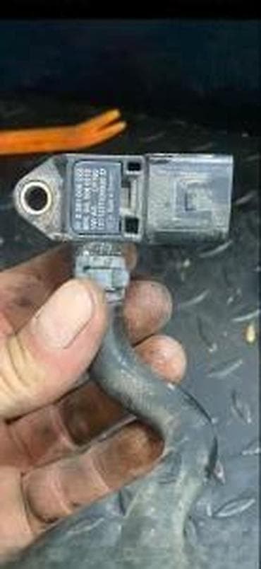 prekidac za sekvent plin: VW GOLF 7 DELOVI SENZOR PRITISKA DPF 04L906051B | audi vw delovi — 1