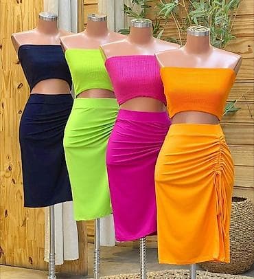 Men's Footwear: Komplet suknja na nabiranje i crop top sa elastinom. Svetlo — 1