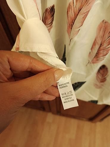 odeća za punije osobe: Ženska letnja haljina sa printom pera - Model: off-shoulder — 3