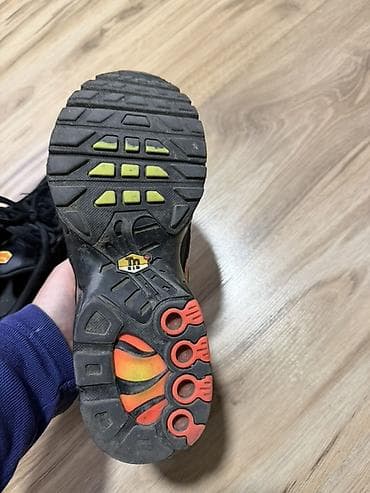 jordan patike za košarku: Nike Air Max Plus TN (Tuneds) patike - Boja: crna osnova sa — 2