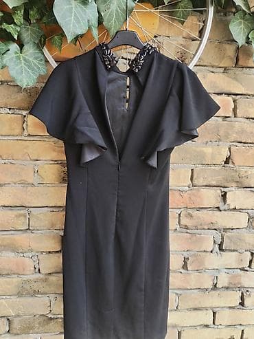 Haljine: White haljina S, M vel
Kao nova
Duzine 92
Pazuh po 40 tegli do 45 — 4