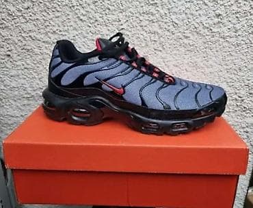izzi patike: A klasa TN i Nike 95
Brojevi na slikama 
4500 din — 8