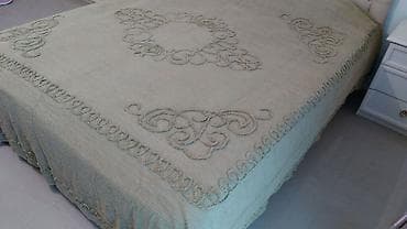 Unikatni Italijanski prekrivač, masivan i raskošan. Dimenzije