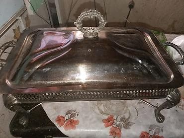 kompresor za balone: Srebrni poslužavnik/čafing-dish sa poklopcem i stalkom - Materijal — 2