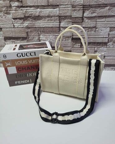 tommy hilfiger d: Cena 2500 din — 25