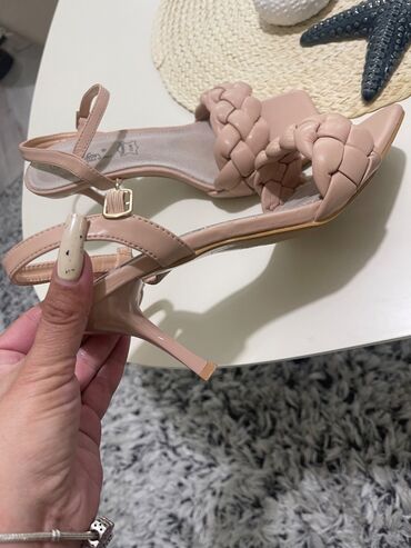 pantalone bez kaisa: Sandals, Safran, 38 — 2