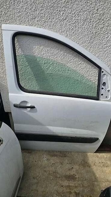 PREDNJA DESNA VRATA ZA FIAT SCUDO | Prednja desna vrata Fiat Scudo na lalafo.rs PREDNJA DESNA VRATA ZA FIAT SCUDO | Prednja desna vrata Fiat Scudo