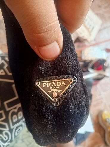 fosil torbe: Prada mini torba – Re-Edition 2000, crna plišana varijanta - Model — 1