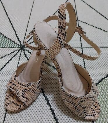 c a torbice: Sandals, Opposite, 37 — 4
