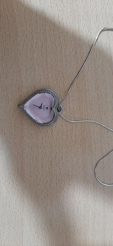 kais za g shock: GUESS privezak sat sa srebrnim lancima težine 4,35grbez manasat — 2