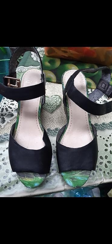 zenska obuca 44 broj: Ženske sandale na punu petu – Clarks - Model: otvoreni prsti sa — 1