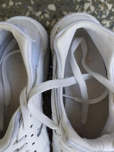 kupujem prodajem polovne stvari: Nike Air Huarache zenske patike br.40 gaziste 25cm vise odgovaraju — 4