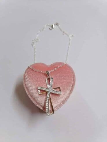 spavacice sa ogrtačem: Pendant necklace — 2
