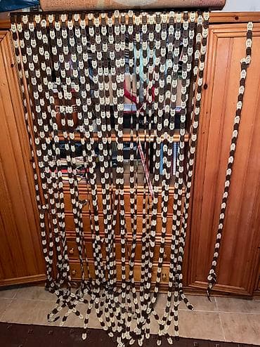 Trakice za ulazna vrata.Ima jedna rezervna