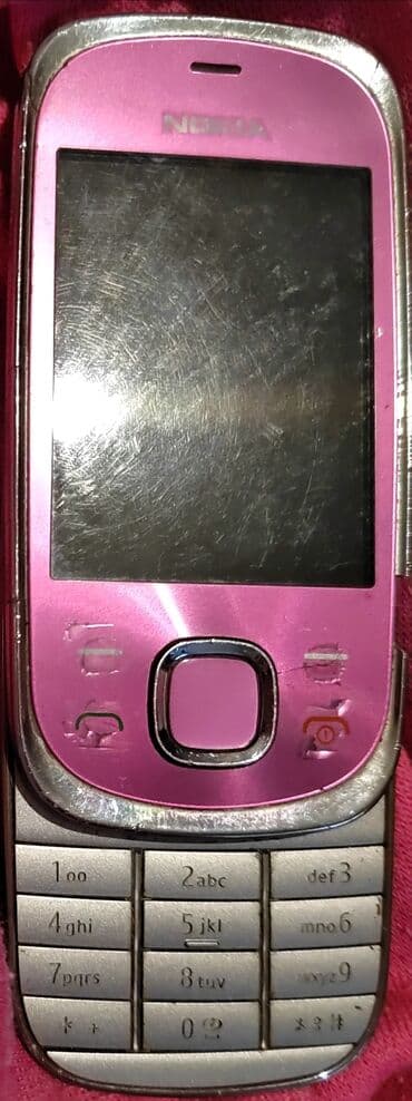 rokovnik sa punjacem: Nokia 6720 Classic, < 2 GB, bоја - Roze, Sa tastaturom, Na preklapanje — 1