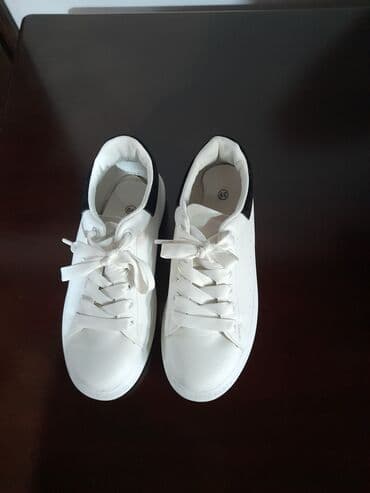 starke sa djonom: Alexander McQueen, 39, bоја - Bela — 3