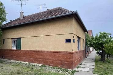 Kuće na prodaju: Trosobna kuća, 8 minuta od centra. Ima nusprostorije ( letnja kuhinja — 3