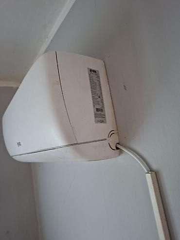 frizideri sa ledomatom: Klima uređaj Vox Inverter 12 btu stara 1.5 dana besprekorna sa — 8