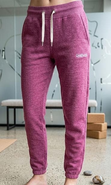 torba e: Ženske trenerke – bordo/šljiva nijansa - Udobne jogger trenerke od — 1