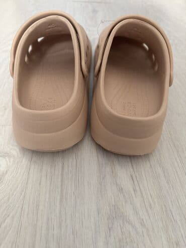grubin papuce krava: Fashion slippers, Crocs, 40 — 5