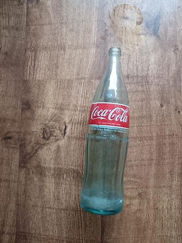 Na prodaju stara, originalna staklena flaša od Coca-Cole, zapremine 1