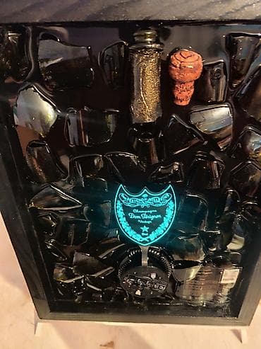 Rasveta: Epoxy slika Dom Peringnon Luminous U ponudi imam sliku od razbijene — 2