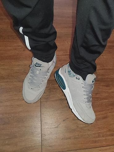 opposite vrbas: Nike Air br 39.Nosene ali mogu još dugo da se nose.Tragovi korišćenja — 10