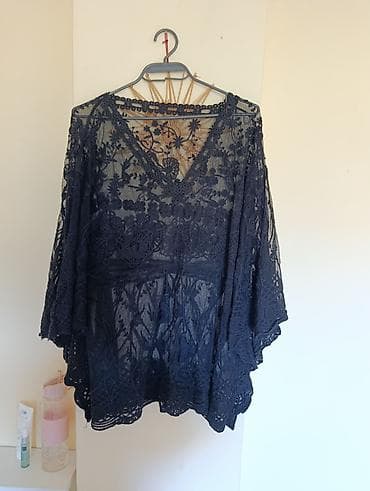 Crna čipkana tunika/kimono sa V-izrezom - Prozračna, providna čipka na lalafo.rs Crna čipkana tunika/kimono sa V-izrezom - Prozračna, providna čipka