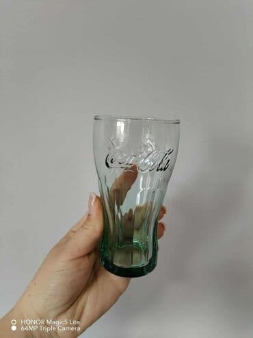 zeleni draperi: Coca‑Cola čaše – set - Brendirane staklene čaše sa reljefnim — 1