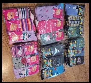 decije carape sa gumenim djonom: Decije Carape, 
24para. Od 19do 38 velicine
Samo 2000din — 1