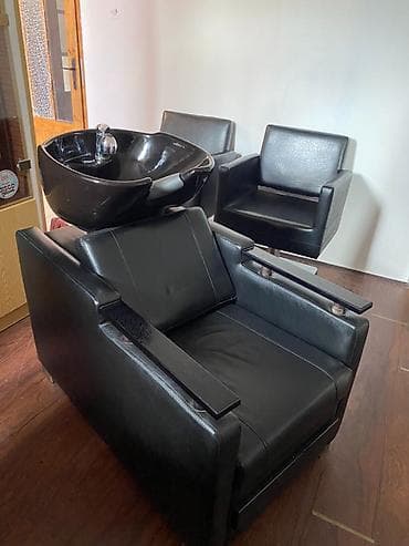 kupujem prodajem polovni nameštaj: Na prodaju kompletna oprema za frizerski salon 2 držača za noge 2 — 1