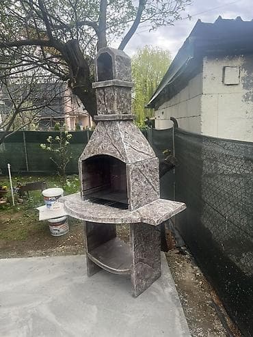 Vrtni roštilj/pečenjara od betona sa dimnjakom - Materijal: armirani