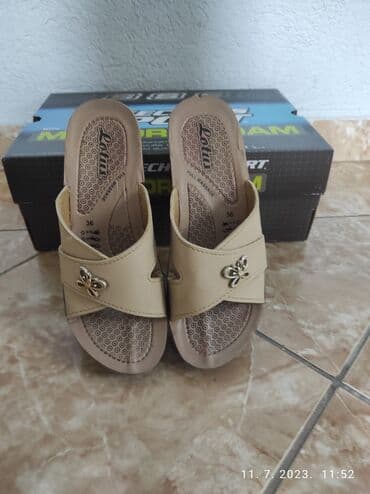 opposite papuce sa krznom: Fashion slippers, Skechers, 36 — 5