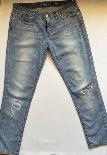 pazarske farmerke cena: LEVIS - original, predobre blede Leviske u odličnom stanju. Srednji — 3