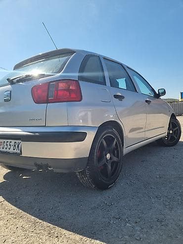 felne ili kapna: Seat Ibiza, petovratni hečbek, srebrna boja. Karoserija i — 8