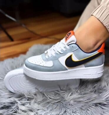 mercurial patike: Nike air force patike

Novo
Brojevi 36 do 40

fb Moja Kupovina 1 — 4