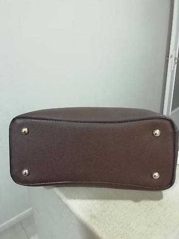 new yorker torbe za plazu: Prelepa braon nova tašna. Izuzetna izrada oko ručki. Dužina 28 cm i — 6