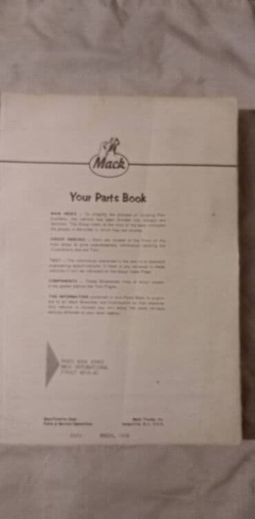 set za ciscenje auta: Knjiga: Katalog rezervnih delova za kamione Mack A4 format,oko 400 — 2