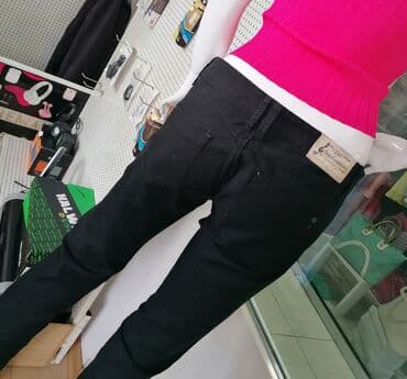 pantalone od vestacke koze: Crne farmerice
Vel 29
Povoljno
UVOZ Turska — 5