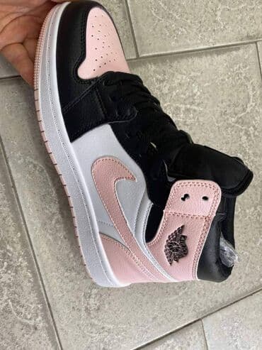 patike esprit: 36-46
3200 L — 2