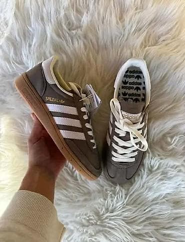 asics patike planeta: Adidas Spezial A klasa
Cena: 4300
Din
Brojevi: 36-40
PS✨ — 1