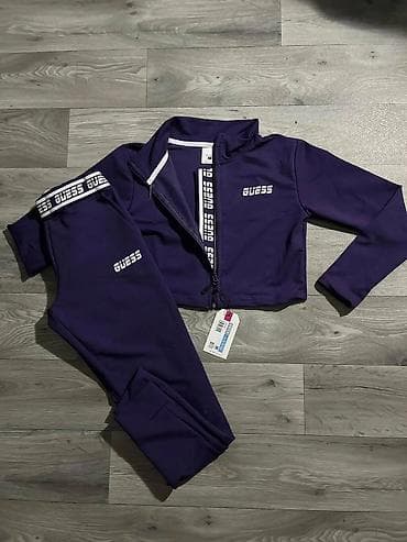 Donji deo: GUESS ženski sportski komplet – gornji deo i donji deo - Model — 7