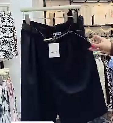 Šortsevi, Bermude: Crne bermude sa pojasom - Model: elegantne ženske bermude, visoki — 3