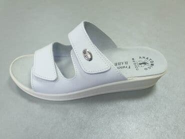 crocs zenske klompe: Kozne papuce 36-41,cena 2900 din — 2