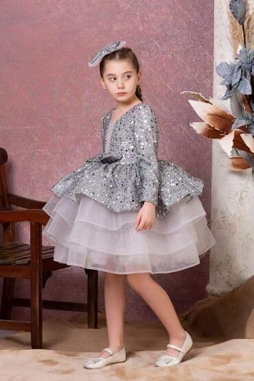 srebrne haljine slike: Predivna srebrna haljinica, veličine 2-12, 4800 din, odmah dostupna — 1