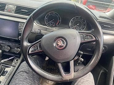 iglice za pumpu: VOLAN ZA ŠKODA SUPERB | Multifunkcionalni volan za Skoda Superb III — 1
